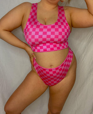 
            
                Load image into Gallery viewer, Pink and red checkmate crop top bikini set
            
        